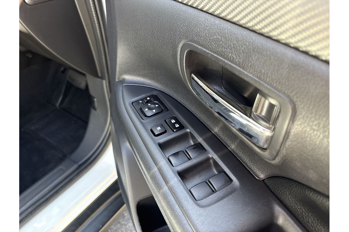 2014 Mitsubishi Outlander LS ZJ