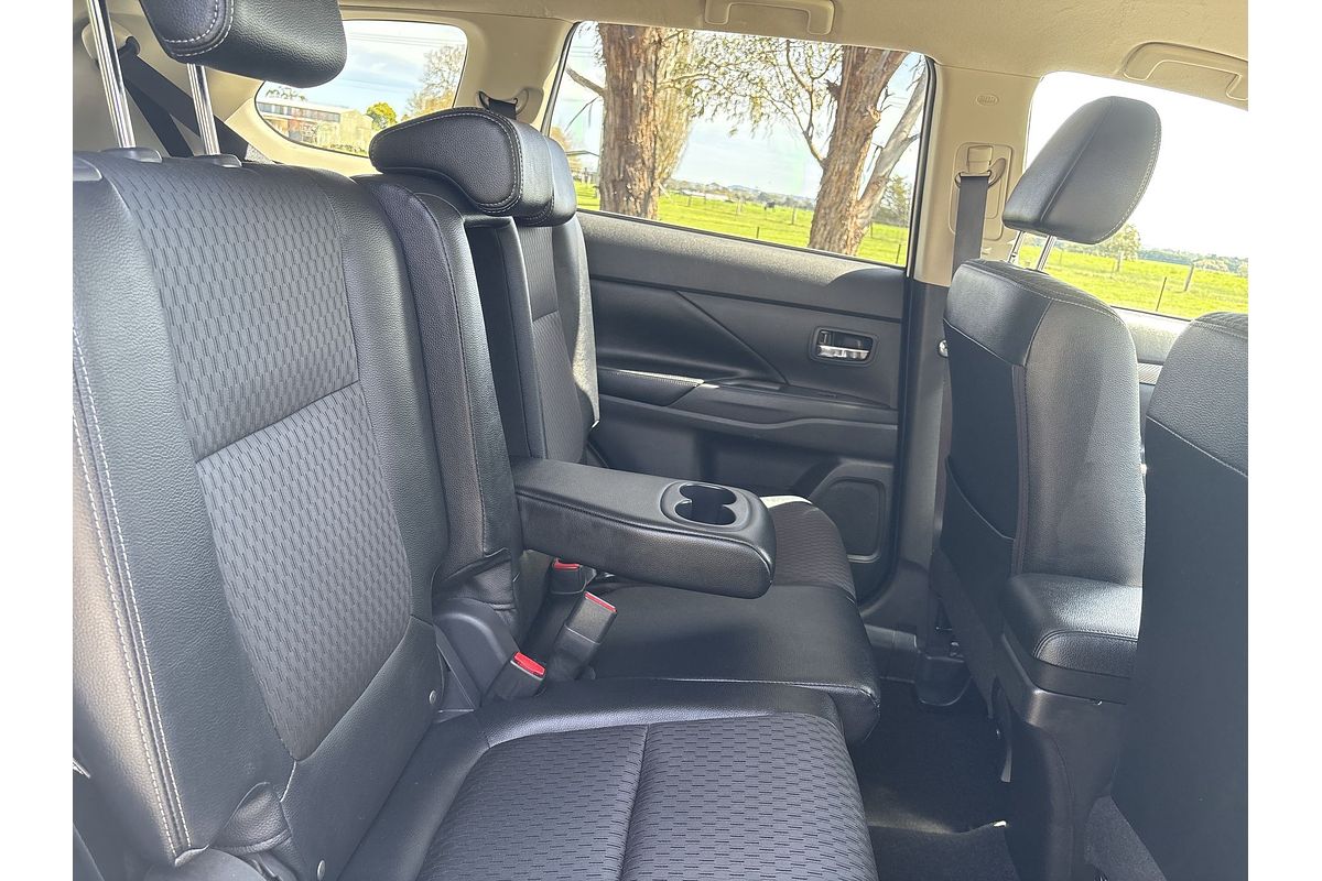 2014 Mitsubishi Outlander LS ZJ