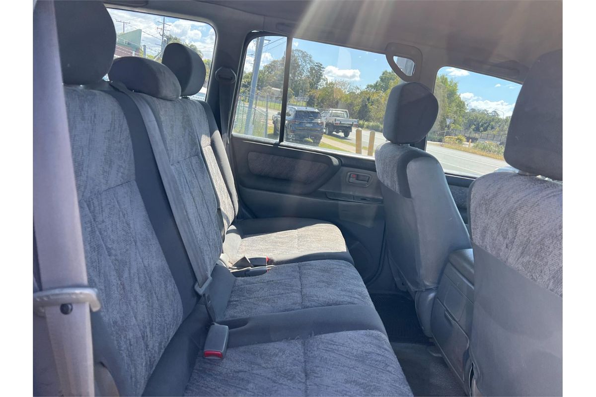 2000 Toyota Landcruiser RV FZJ105R