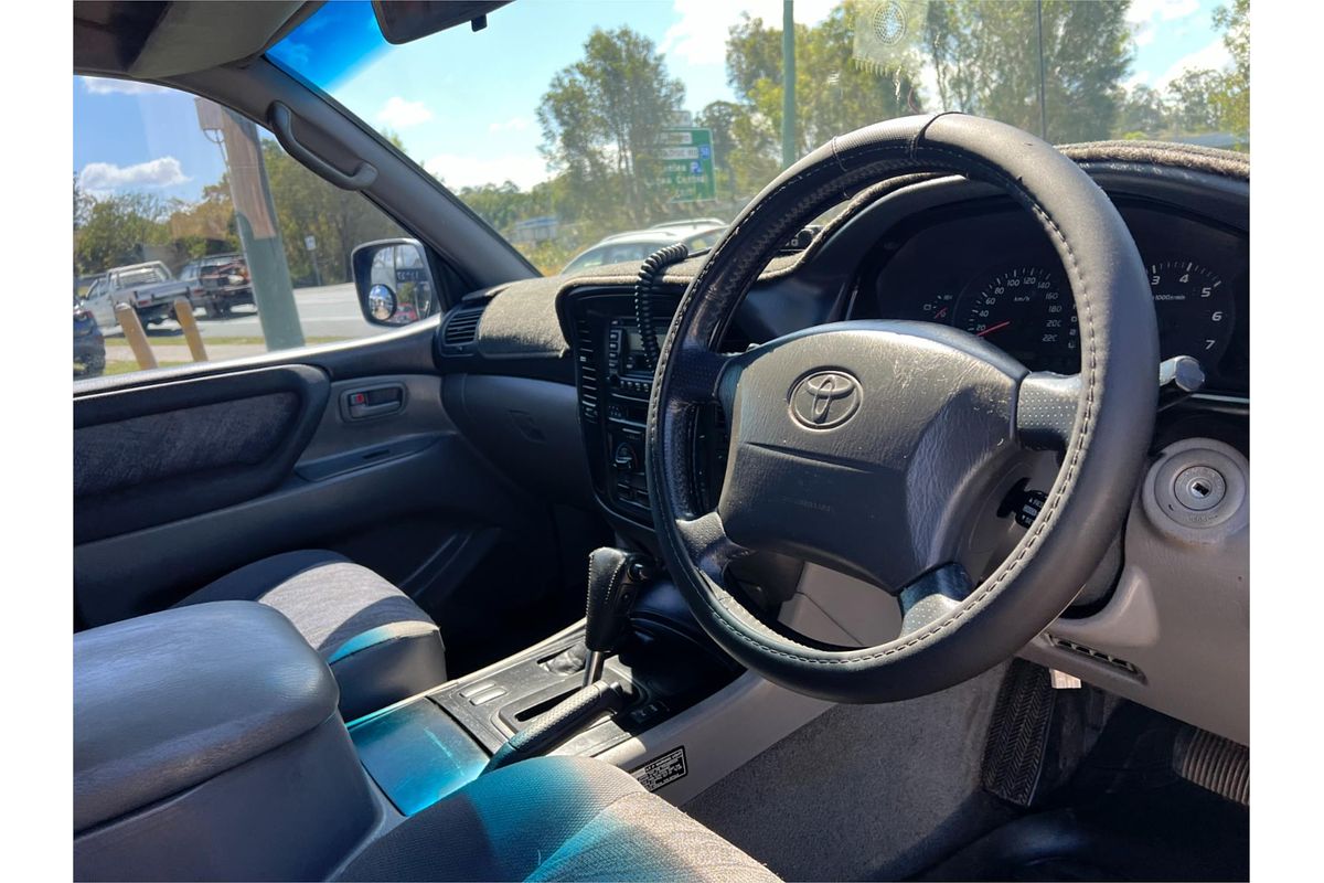 2000 Toyota Landcruiser RV FZJ105R