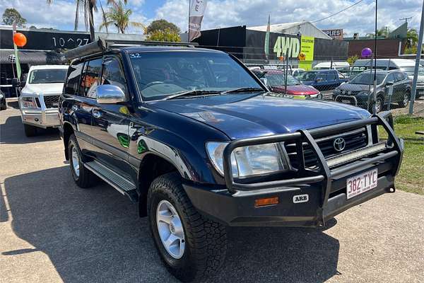 2000 Toyota Landcruiser RV FZJ105R