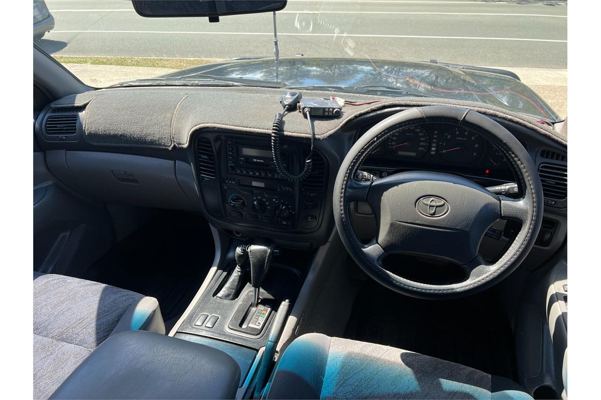 2000 Toyota Landcruiser RV FZJ105R
