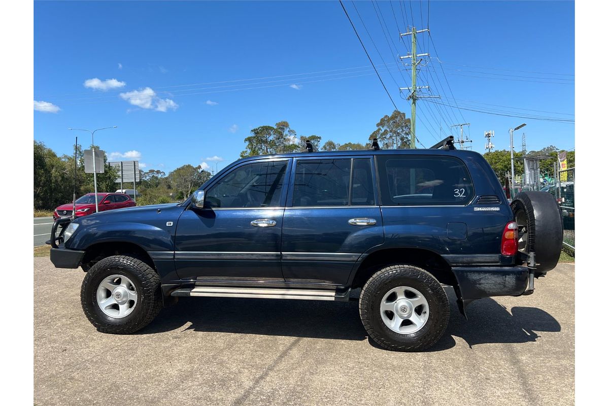 2000 Toyota Landcruiser RV FZJ105R