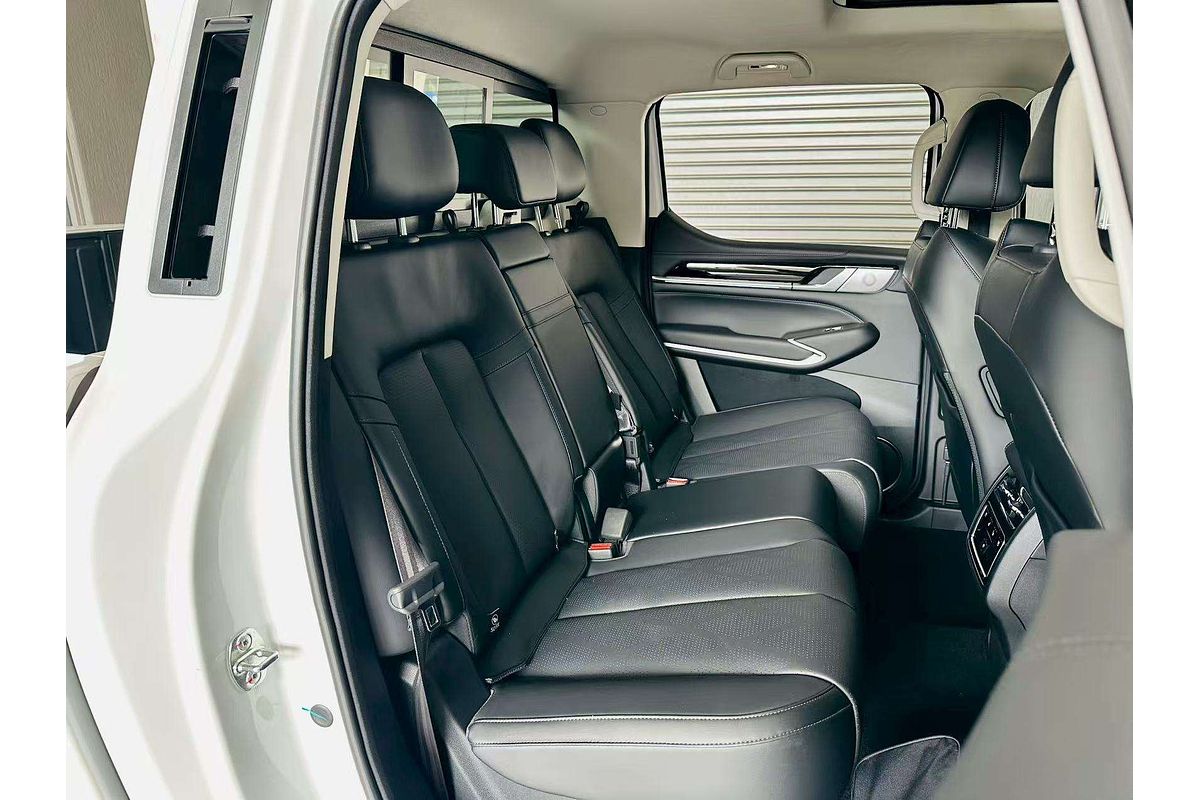 Ute Cannon Alpha Ultra PHEV 4x4