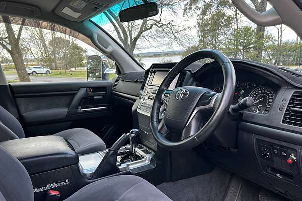 2017 Toyota Landcruiser GXL VDJ200R