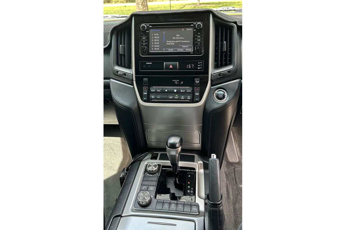 2017 Toyota Landcruiser GXL VDJ200R