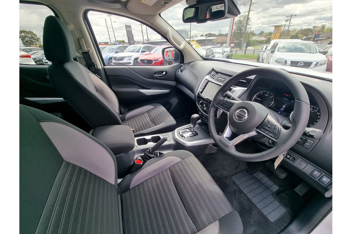 2025 Nissan Navara ST D23 4X4