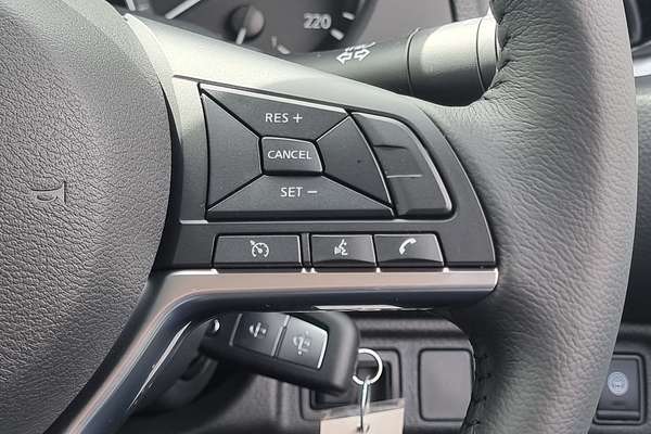 2025 Nissan Navara ST D23 4X4