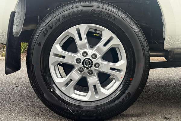2025 Nissan Navara ST D23 4X4
