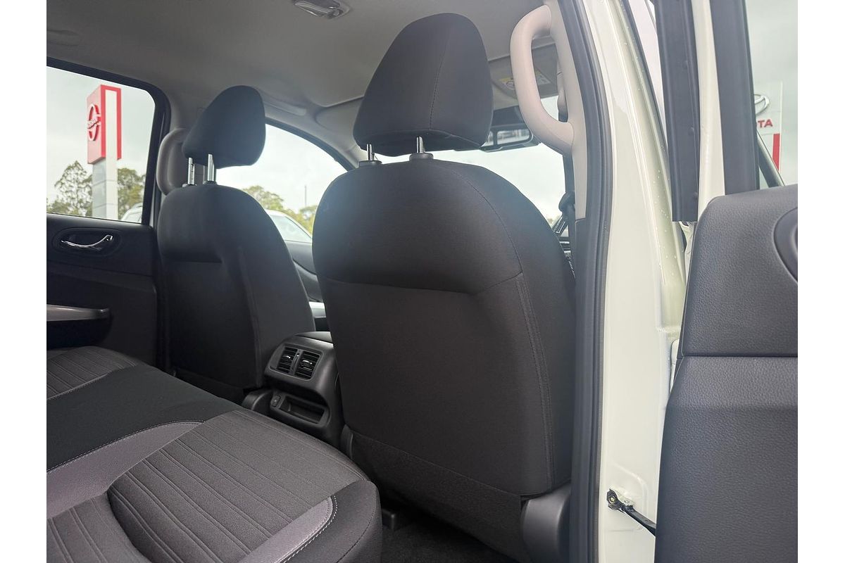2025 Nissan Navara ST D23 4X4