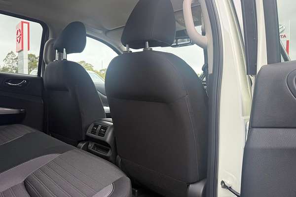 2025 Nissan Navara ST D23 4X4