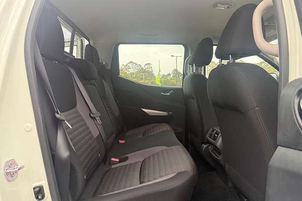 2025 Nissan Navara ST D23 4X4