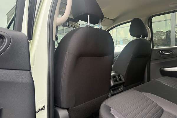2025 Nissan Navara ST D23 4X4