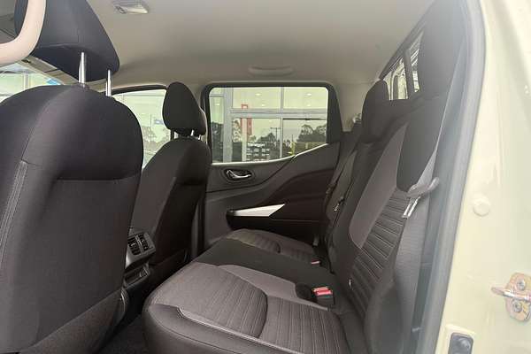 2025 Nissan Navara ST D23 4X4