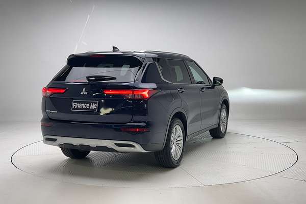 2023 Mitsubishi Outlander LS ZM