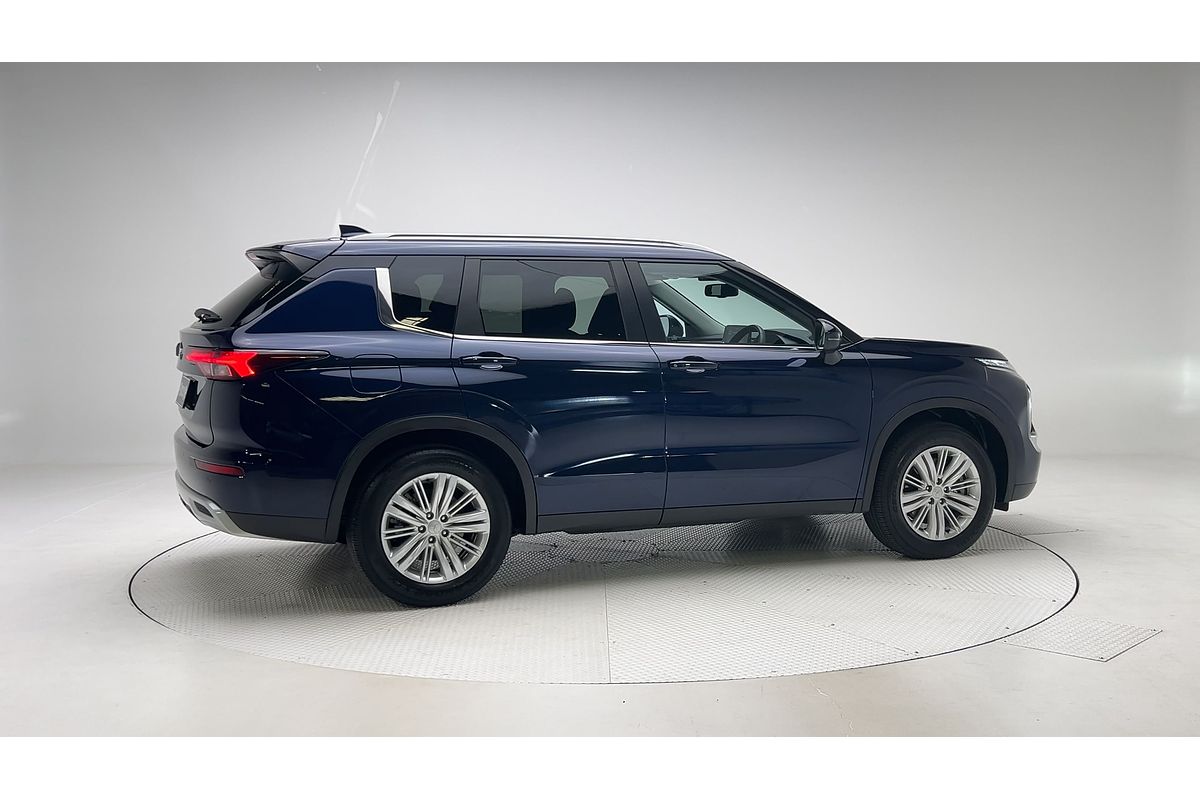 2023 Mitsubishi Outlander LS ZM