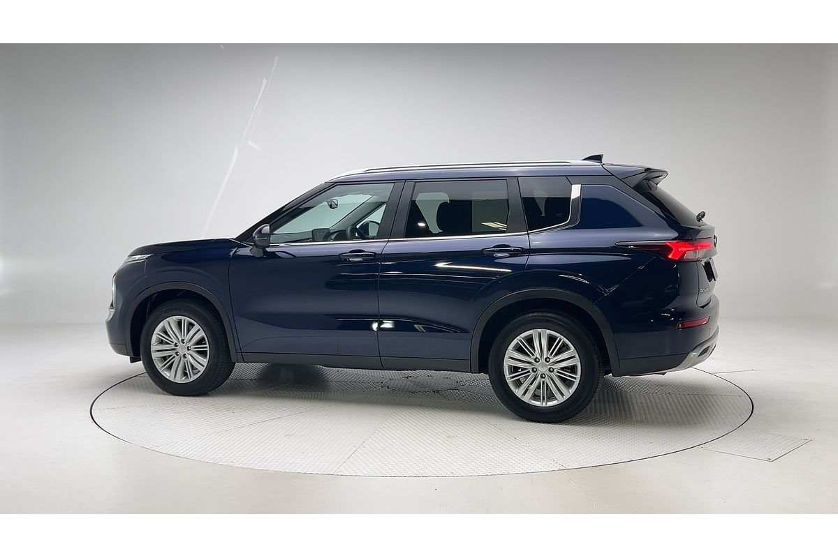 2023 Mitsubishi Outlander LS ZM