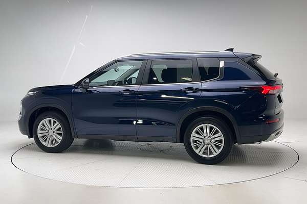 2023 Mitsubishi Outlander LS ZM