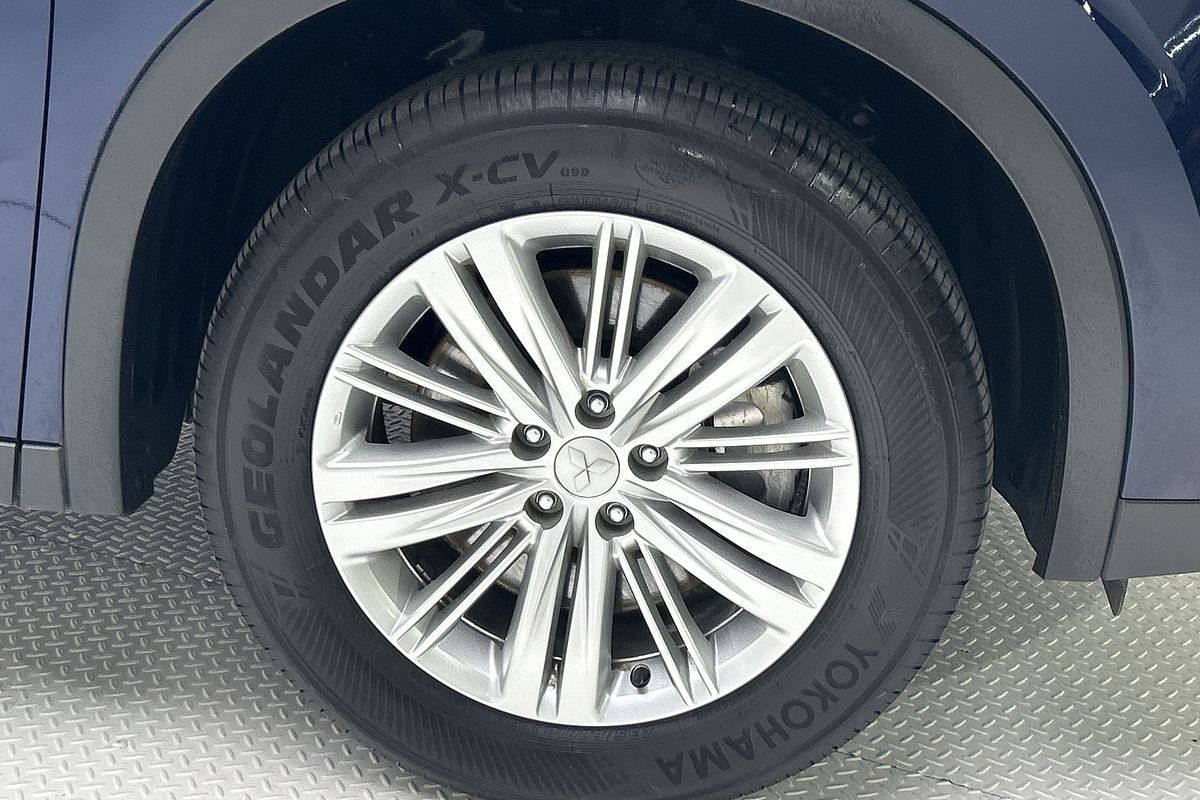 2023 Mitsubishi Outlander LS ZM