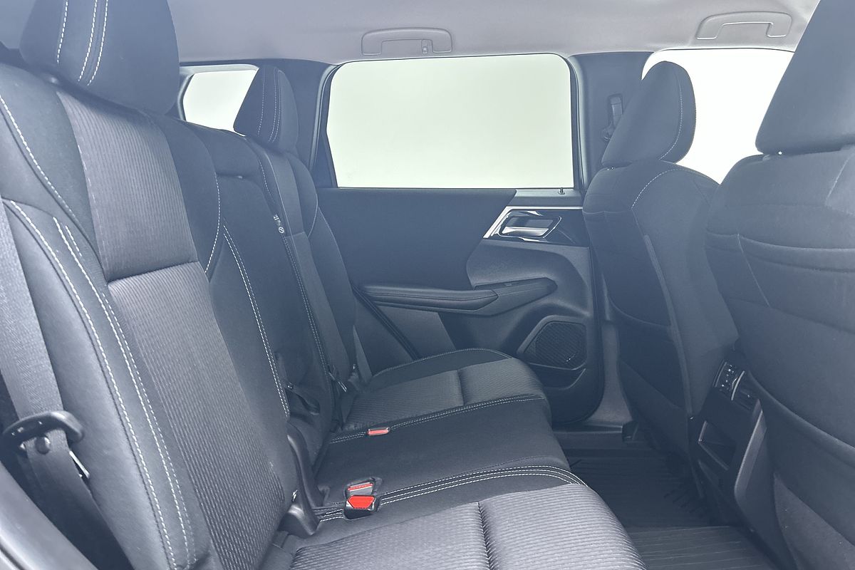 2023 Mitsubishi Outlander LS ZM