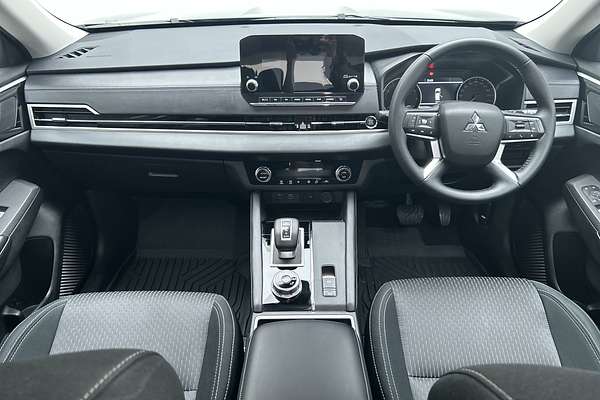 2023 Mitsubishi Outlander LS ZM