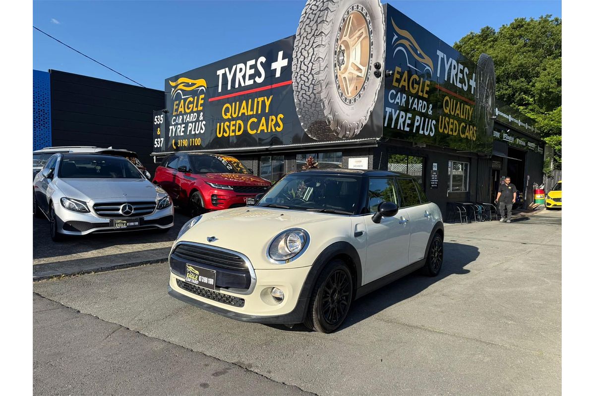 2015 MINI Cooper  F55