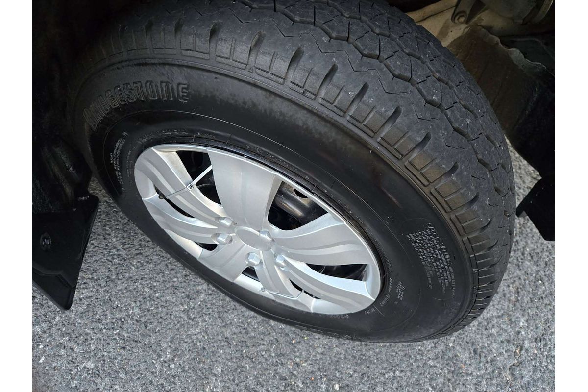 2010 Toyota Hiace Commuter KDH223R ELWB High Roof