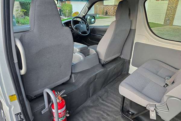 2010 Toyota Hiace Commuter KDH223R ELWB High Roof