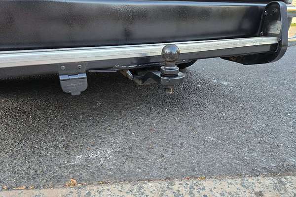 2010 Toyota Hiace Commuter KDH223R ELWB High Roof