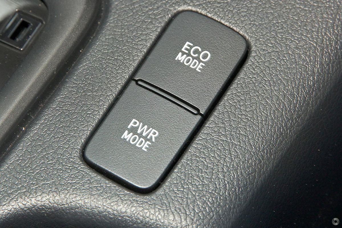 2018 Toyota Hilux SR GUN126R 4X4