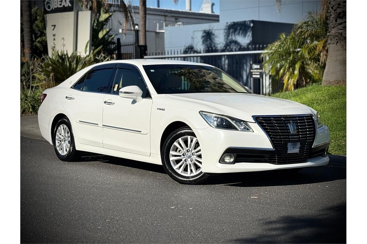 2013 Toyota Crown Royal Saloon Hybrid AWS210