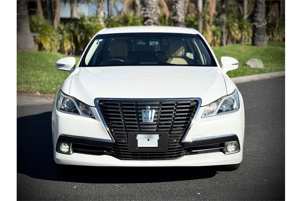2013 Toyota Crown Royal Saloon Hybrid AWS210