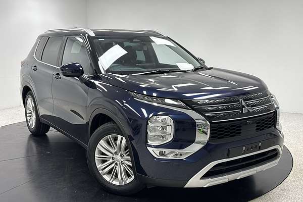 2023 Mitsubishi Outlander LS ZM