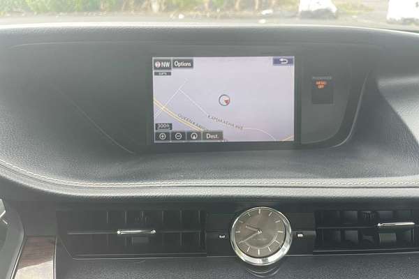 2016 Lexus ES Hybrid