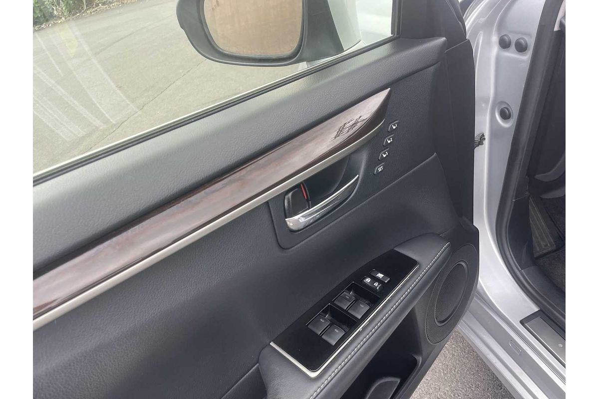 2016 Lexus ES Hybrid