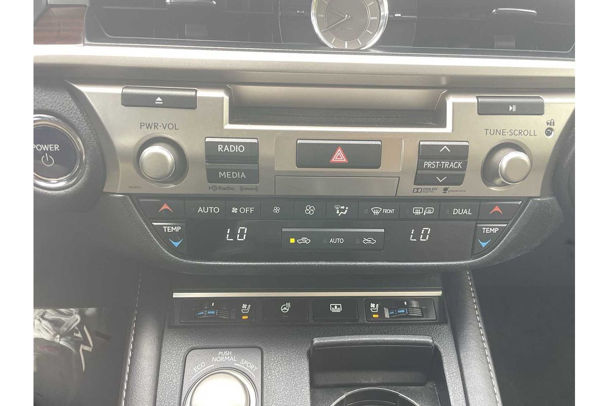 2016 Lexus ES Hybrid