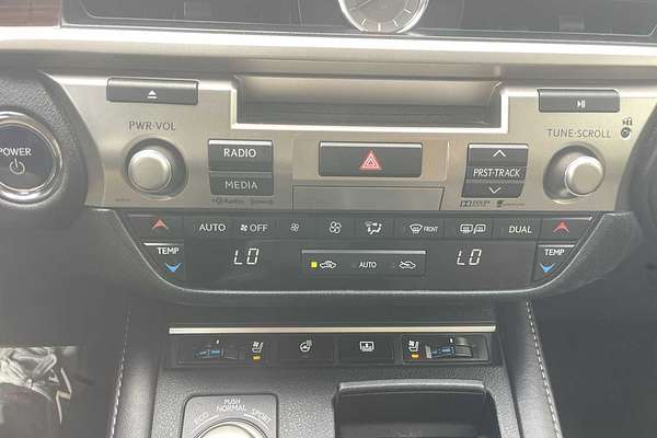 2016 Lexus ES Hybrid
