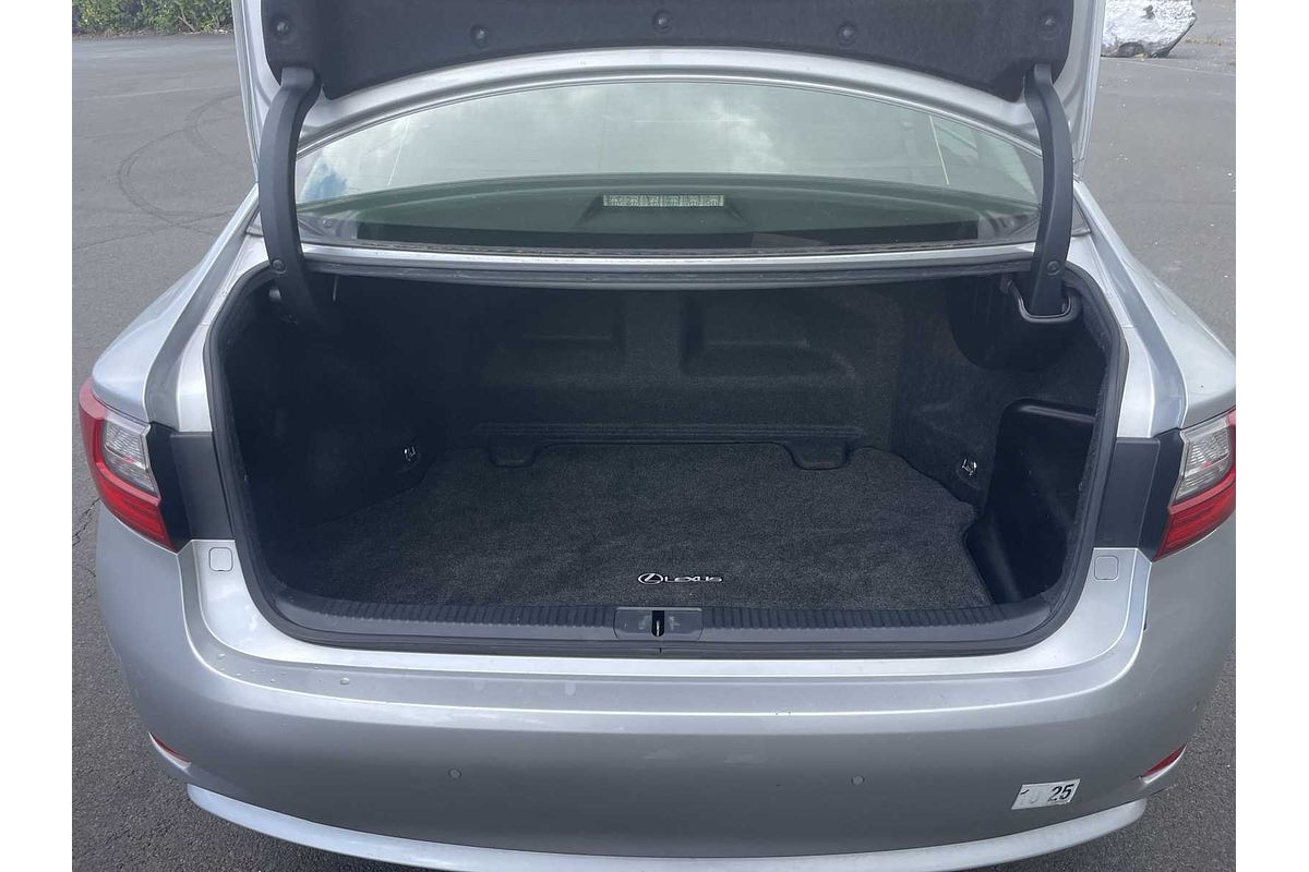 2016 Lexus ES Hybrid