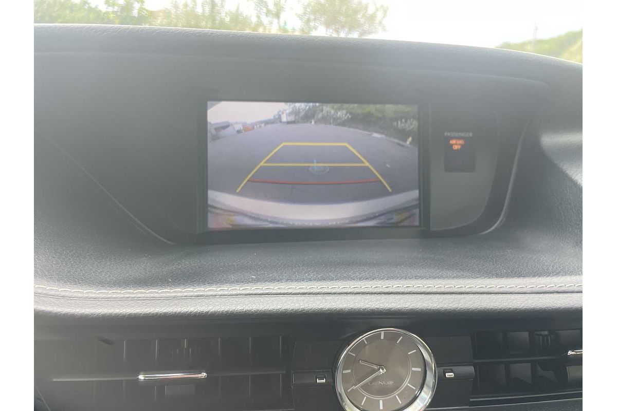 2016 Lexus ES Hybrid