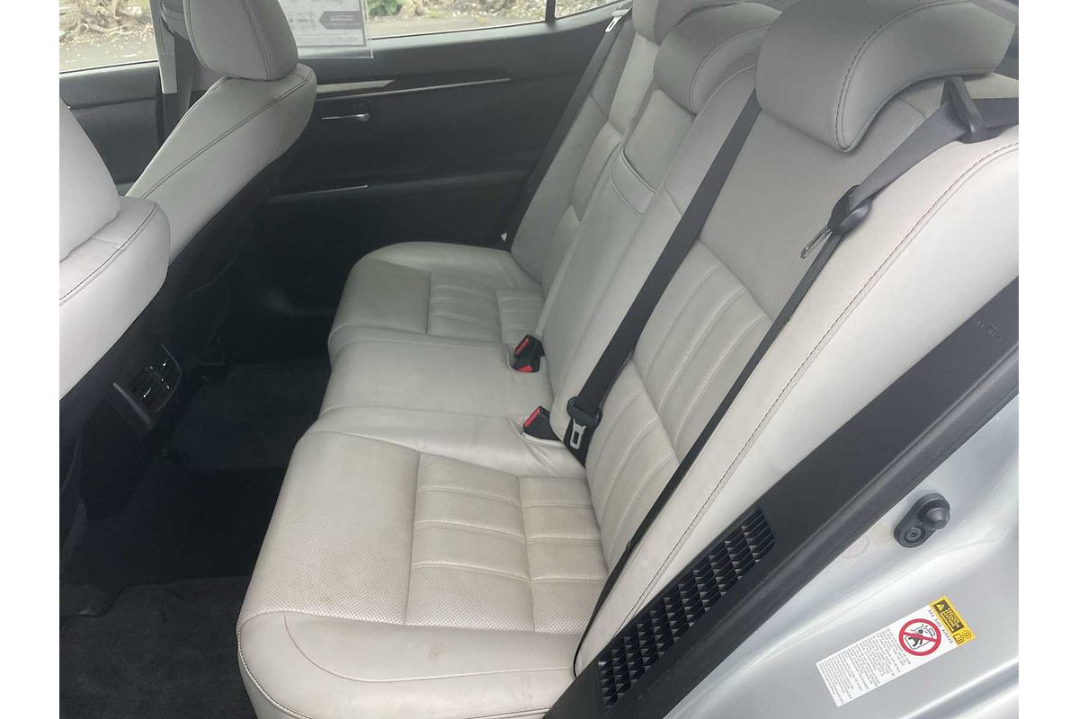 2016 Lexus ES Hybrid