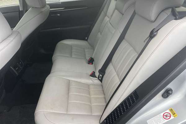 2016 Lexus ES Hybrid