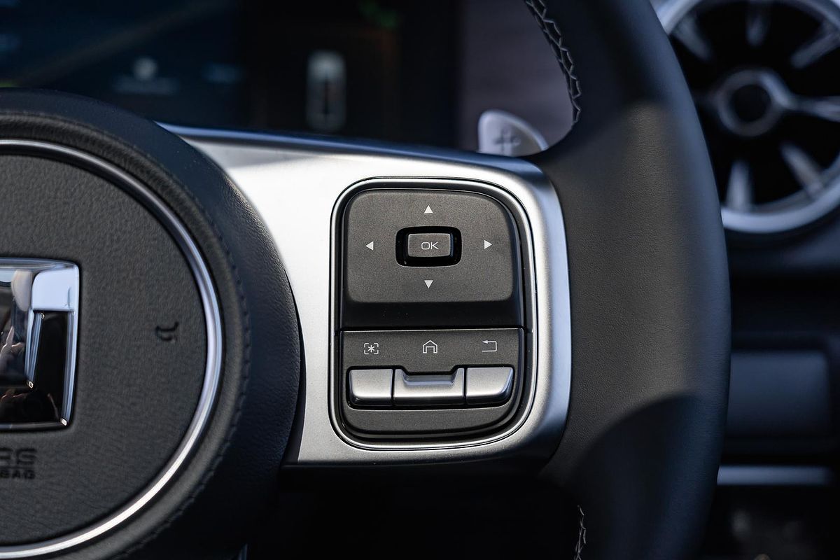 2025 GWM Tank 300 Ultra Hybrid P01