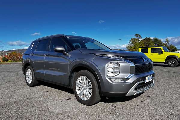 2023 Mitsubishi Outlander LS ZM