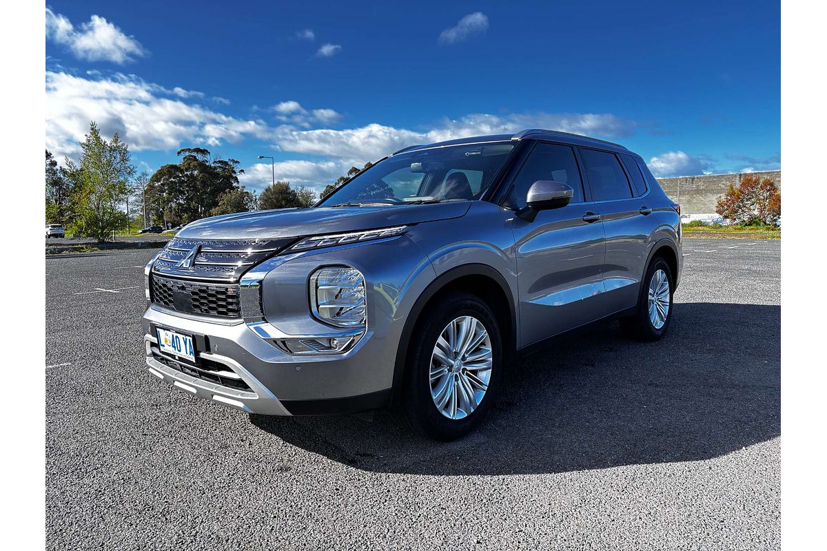 2023 Mitsubishi Outlander LS ZM