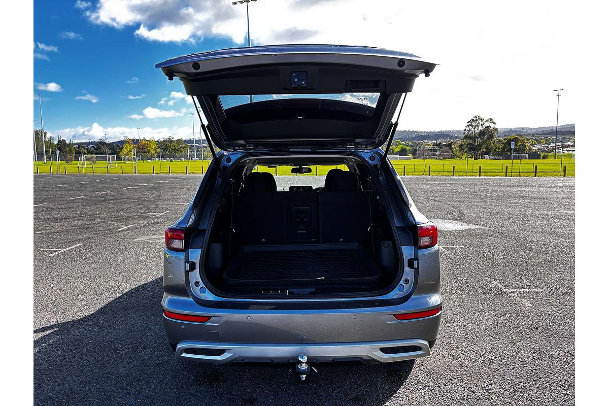 2023 Mitsubishi Outlander LS ZM