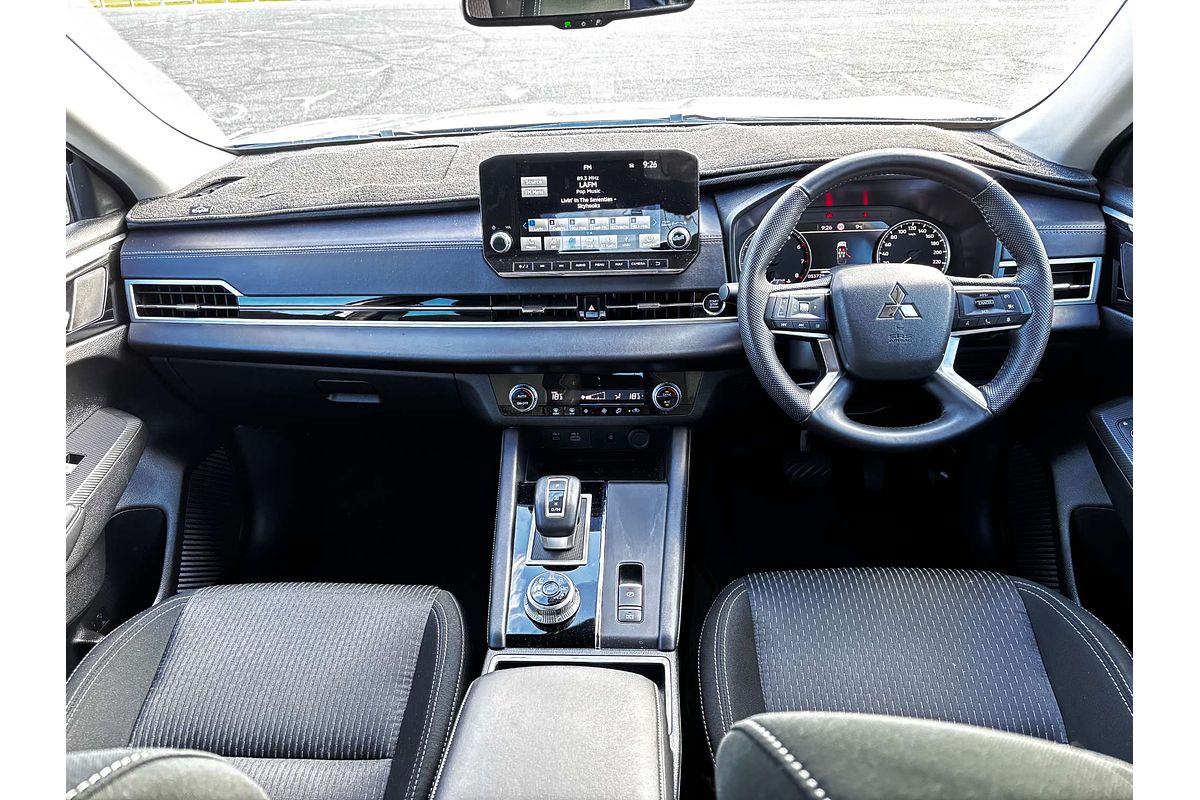 2023 Mitsubishi Outlander LS ZM