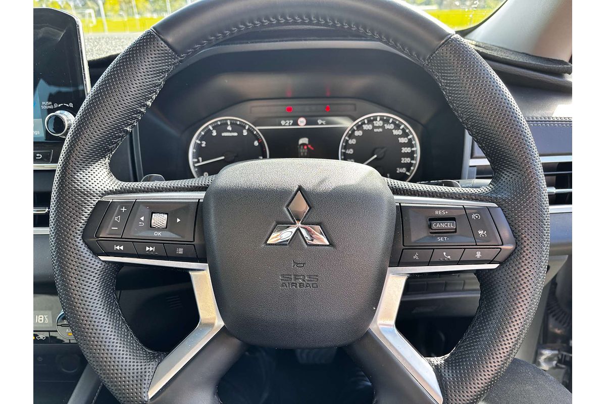 2023 Mitsubishi Outlander LS ZM