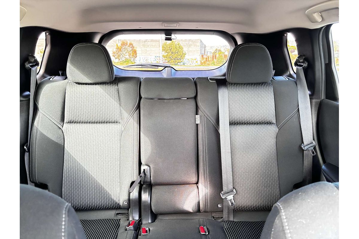 2023 Mitsubishi Outlander LS ZM