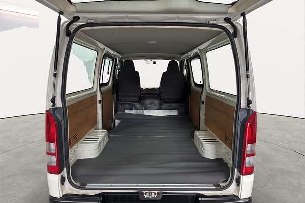 2010 Toyota Hiace