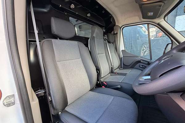 2025 Renault Master Pro 110kW X62 Phase 2 MWB Mid Roof